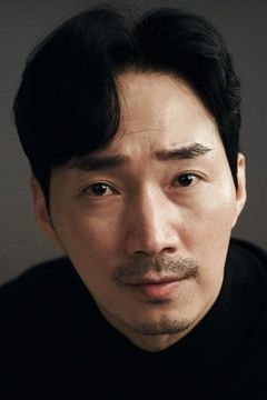 Ki Hwan interpreta Tokyo Control Center member