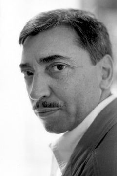 Armando Bandini interpreta l'impiegato del Grand hotel