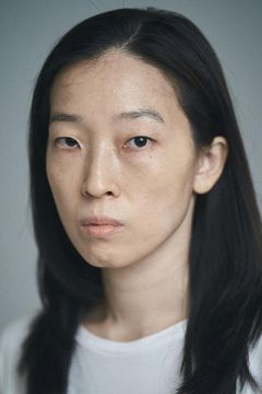 Ji Sung-eun interpreta Jisan Hospital / Downtown Haava