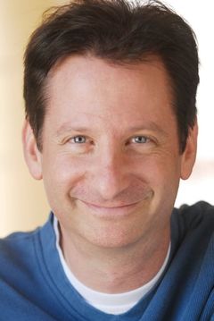 David Zimmerman interpreta Dom Focker (uncredited)