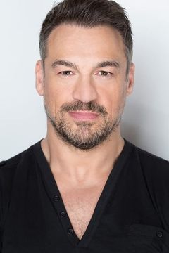Aleks Paunovic interpreta Yefrem