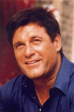 Terence Knox interpreta John Garrett