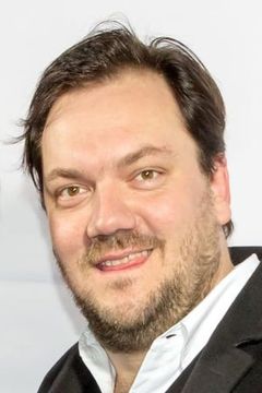 Charly Hübner interpreta Dieter Hausmann