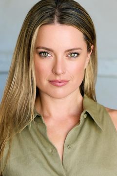 Anna Eilinsfeld interpreta Bachelorette Brittany