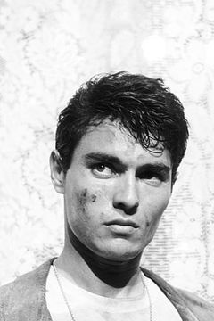 Max Cartier interpreta Francesco (uncredited)