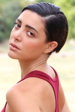 Manuela Zero interpreta Mara