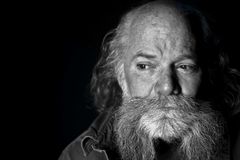 Jim Cody Williams interpreta Earl