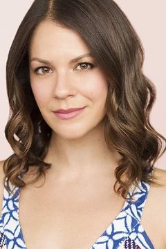 Erin Fritch interpreta Lover