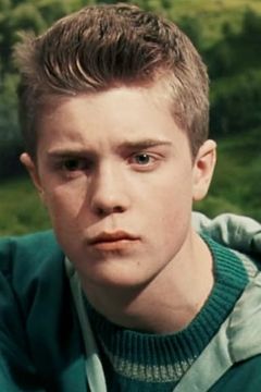 Will Theakston interpreta Marcus Flint