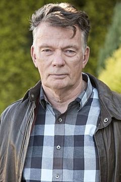 Russell Kiefel interpreta Mick