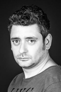 Anton Eldarov interpreta Baton / Rulet / Shokolad / Okhrannik (voice)