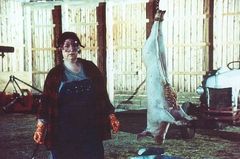 Christine Renee Ward interpreta The Hog Lady