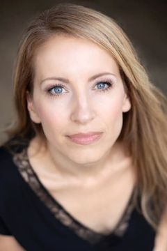 Lalainia Lindbjerg interpreta Glee (voice)