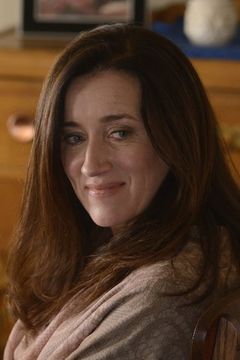 Maria Doyle Kennedy interpreta Jocasta (MacKenzie) Cameron