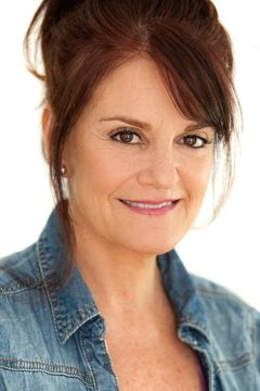 Felicia Shulman interpreta Ruth Cassidy