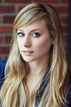 Carleigh Beverly interpreta Audrey