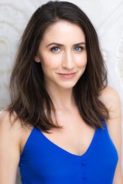 Courtney J. Clark interpreta Ally