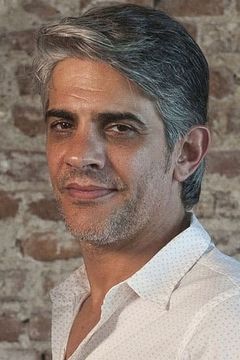 Pablo Echarri interpreta Juan Robles