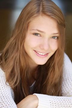 Lili Sepe interpreta Charlie Peck's Daughter