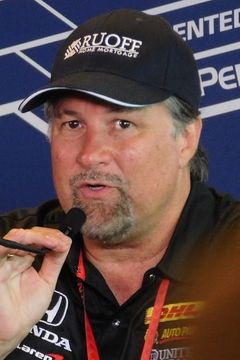 Michael Andretti interpreta Race Car Driver