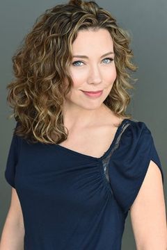 Cynthia Evans interpreta Erin