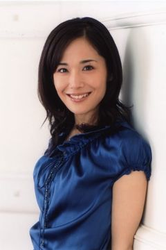 Yasuko Tomita interpreta Tomoko Izaki