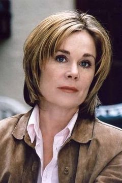 Roxanne Hart interpreta Sally Doneghy