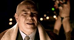 Lenny McLean interpreta Barry the Baptist
