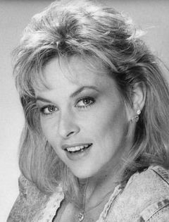 Peggy Rowe interpreta Jacqueline