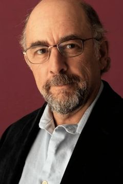 Richard Schiff interpreta Brett Anderson