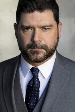John T. Woods interpreta Bertok