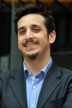 Roberto Lipari interpreta Rappresentante degli studenti