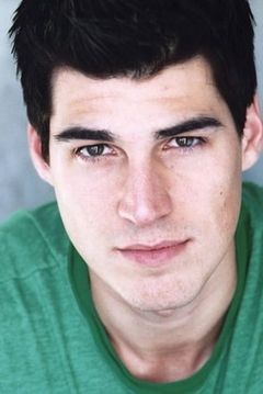 Sage Brocklebank interpreta Buzz McNab