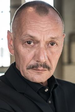 Torsten Michaelis interpreta Airport Taxi Driver