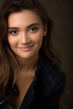 Daniela Nieves interpreta Andi Cruz
