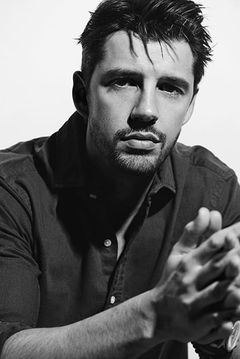 Stephan Miers interpreta Andre