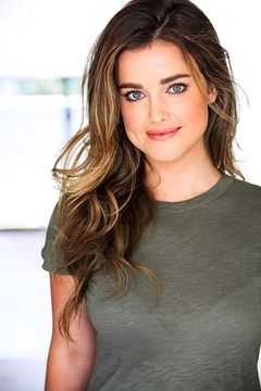 Ashley Newbrough interpreta Nell Phillips