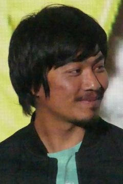 Umesh Tamang interpreta Indian Official