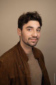 Pierre Philippe interpreta Tony Costa