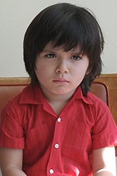 Rock Duer interpreta Kevin Khatchadourian, Toddler