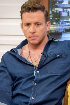 Danny Jones interpreta Himself - McFly Band Member