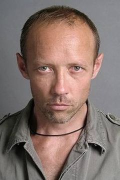 Vadim Kroll interpreta Cheslav