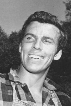 Anthony Costello interpreta Frank McAndrew
