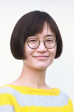 Choi Hee-jin interpreta Prisoner 3 / Children's Services Staff