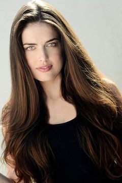 Kelsey Bohlen interpreta Julia (as Kelsey Bohen)