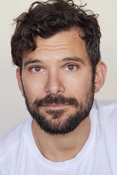Ian Michaels interpreta Matt
