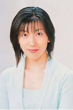Asako Dodo interpreta Store Clerk (voice)