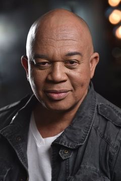 Jaime Perry interpreta Field Medic