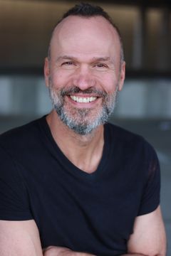 Mark Mench interpreta Standard / Wolf Skull