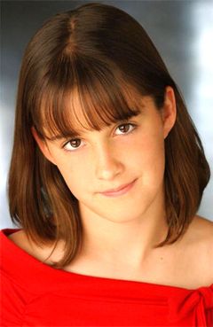 Kylie Tyndall interpreta Baby Thomas Reilly (uncredited)